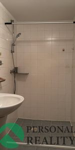 Pronájem bytu 1+kk a garsoniéry 36 m² - Fotografie 3