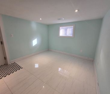 For Lease - 1078 Sawyer Avenue, Mississauga, Ontario - Photo 6