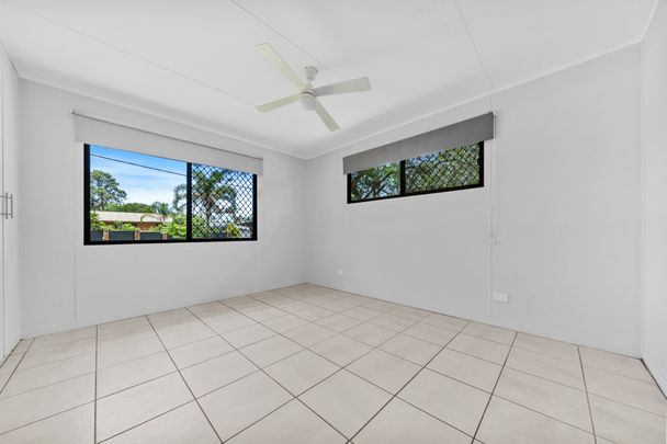 Modern Family Retreat In Boronia Heights - Photo 1