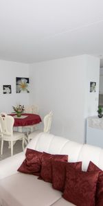 Light-flooded 2.5-room apartment with modern comfort in the heart of Dielsdorf - Foto 3