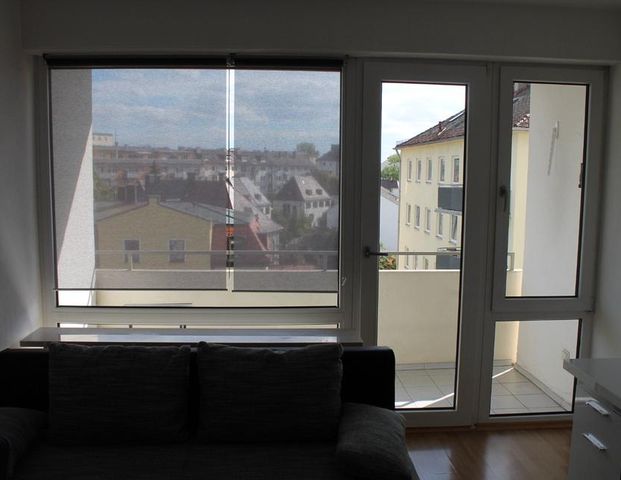 Ab 01.12. sonnige möbl. 1,5 Zimmer Wohnung v. priv. neben BMW - Photo 1