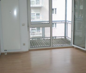 SCHÖNES 1-ZIMMERAPARTMENT - NÄHE WÖHRDER SEE - LAMINATBODEN - EINBA... - Foto 1