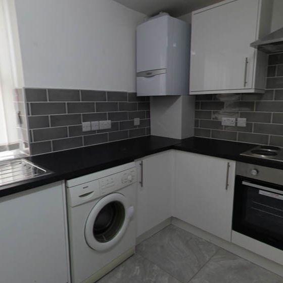 79 Royal Park Avenue, Leeds, LS6 1SJ - Photo 1