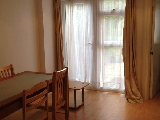 3 bedroom flat to rent - Photo 1