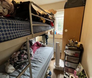 4 bedroom semi-detached house to rent - Photo 5