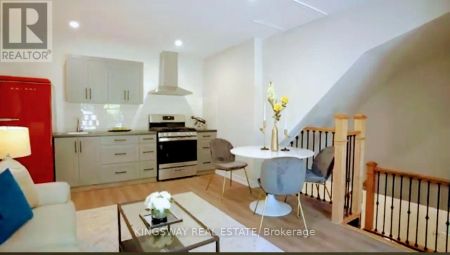 2-945 VANCE CRESCENT - Photo 2