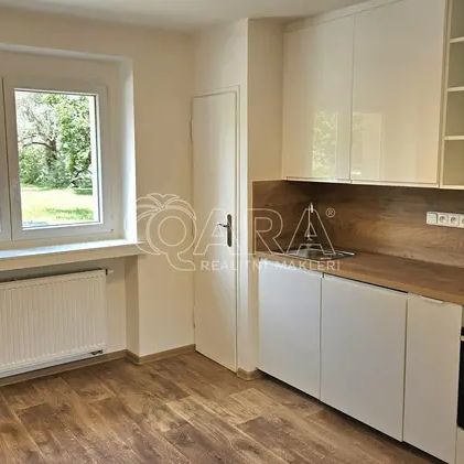 Slunný byt 2+1 po rekonstrukci s nízkými náklady - Sokolovská, Beroun - Photo 1