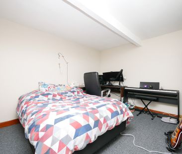 Spacious One Bedroom Apartment - Photo 5