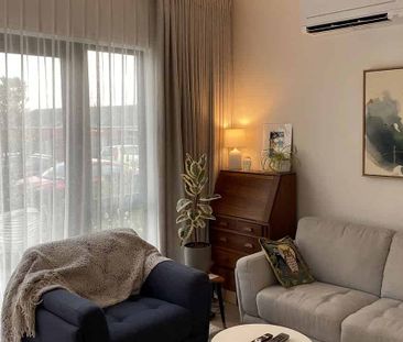 Sunny End Townhouse | 2 Bed | Unbeatable commute - Photo 4
