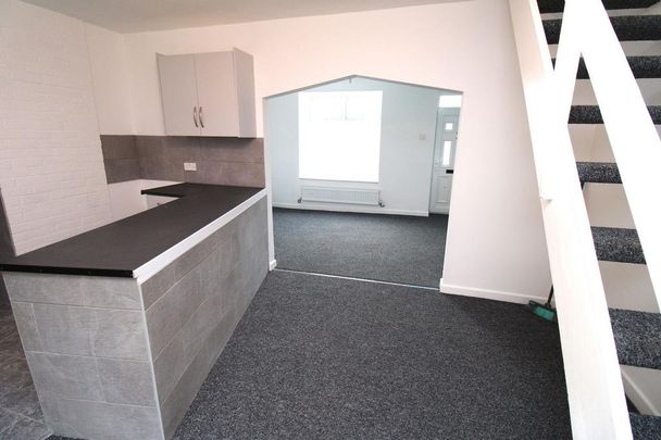 2 bedroom terraced house to rent - Photo 1