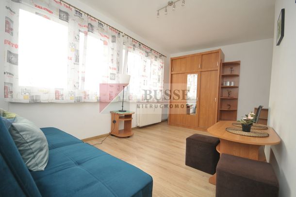 przytulna kawalerka w centrum - Photo 1