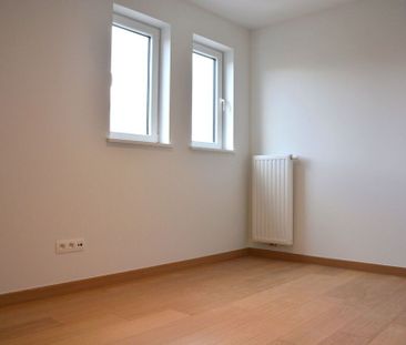 Ruime, energiezuinige woning met 3 slaapkamers in centrum Oostkamp - Photo 3