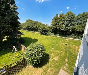 Schöne Erdgeschosswohnungwohnung mit 3 Zimmern und Balkon - Foto 1