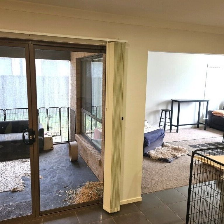 Cobblebank - Photo 1