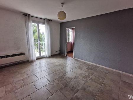 Sur la commune de MONTELIMAR (26) un T2 de 46m2 situé dans une copropriété calme. - Photo 3