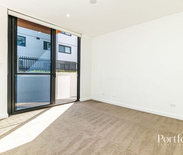 Contemporary Ground Floor Apartment Living in Prime North Kellyvill... - Photo 3