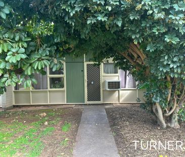 “2 Bedroom unit in convenient location” - Photo 1