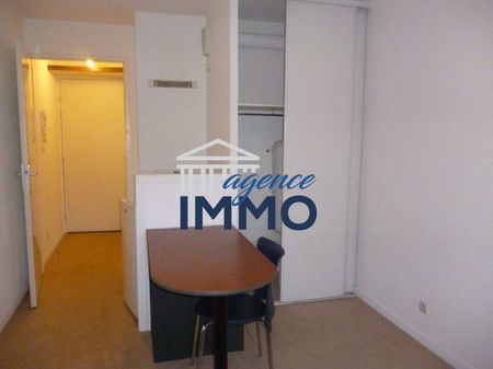 Studio meuble mis à disposition - Proximité immédiate CITADEL - Photo 5