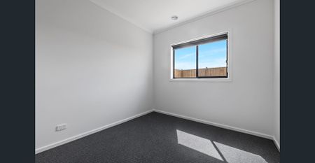 Spacious Family Living in an Up-and-Coming Location - Photo 5