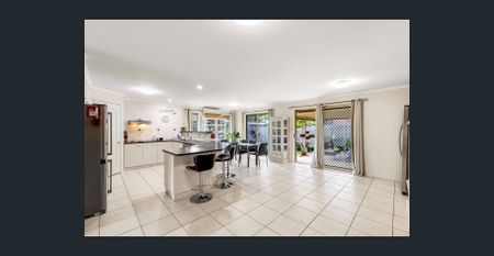 Large Family Home - Photo 4