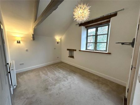 4 bedroom end of terrace house to rent - Photo 2