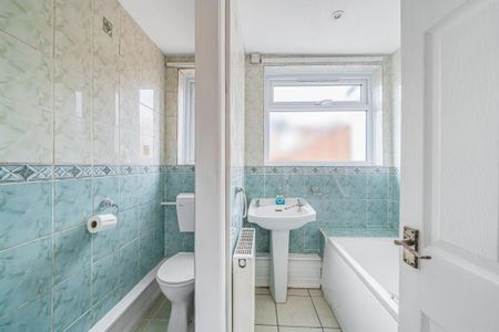 2 bedroom terraced house to rent - Photo 2