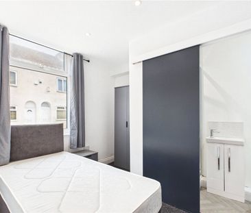 Room 1 - Photo 1