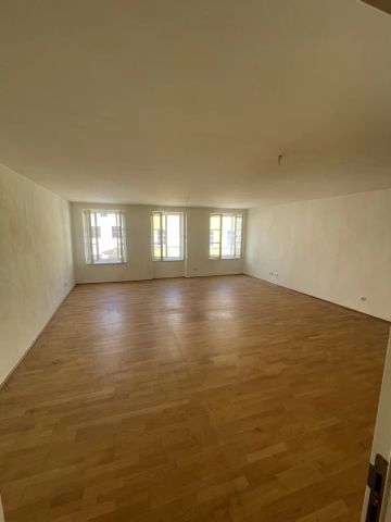 Neuwertige, moderne 2-Zimmer-Wohnung im Schärdinger Zentrum - Küche möbliert - Photo 4