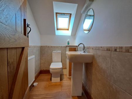 2 bedroom semi-detached house to rent - Photo 4