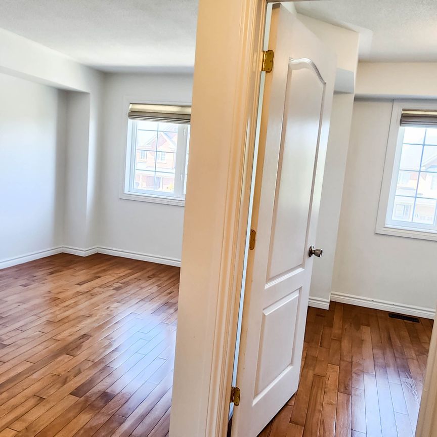 For Lease - 117 Kenneth Hobbs Avenue, Whitby, Ontario - Photo 1