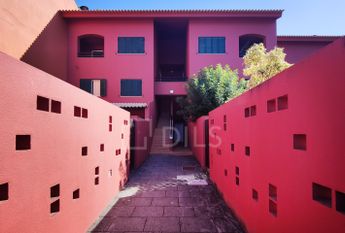 Apartamento T1+1 mobilado e com varandas, no condomínio da Herdade da Aroeira