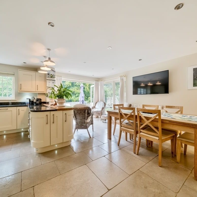 4 bedroom detached house to rent - Photo 1