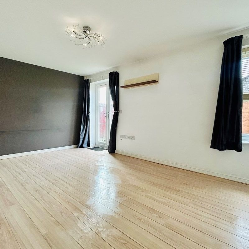 Thames Way - Photo 1