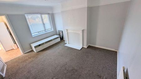 3 bedroom apartment to rent - Photo 3