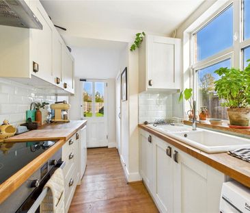 3 bedroom semi-detached house to rent - Photo 6