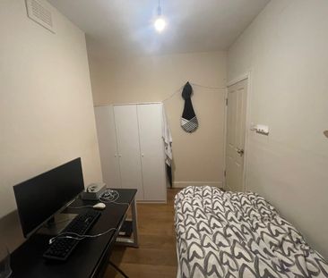 Room in a Shared House, Xx, N15 - Photo 1
