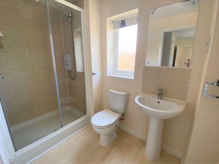 3 bedroom detached house to rent - Photo 2