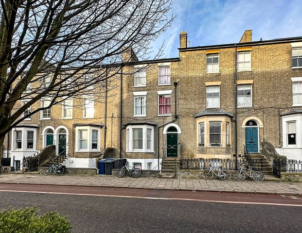 Bateman Street, Cambridge - Photo 1