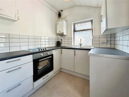 3 bedroom terraced house to rent - Photo 3