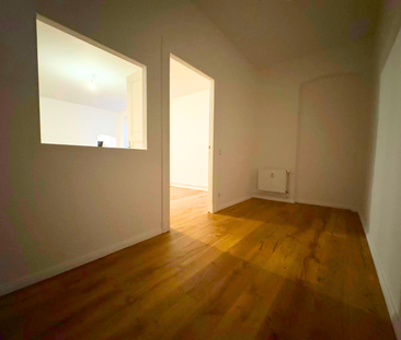 2-Zimmer-Altbauwohnung mit EBK & Duschbad - Erstbezug nach Modernis... - Foto 1