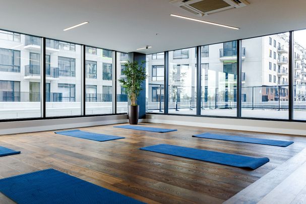 Welcome to life at Vue. Connected, comfortable and close to everything. Explore your options now. - Photo 1