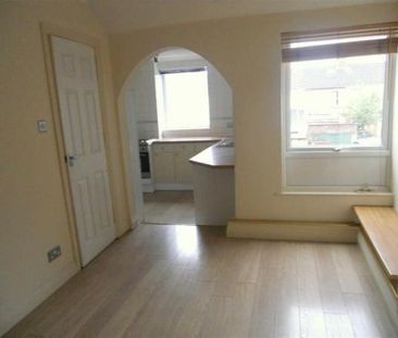 County Road, Swindon - Photo 2