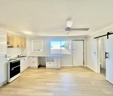 Location, Lifestyle, and Comfort All in One - Photo 3