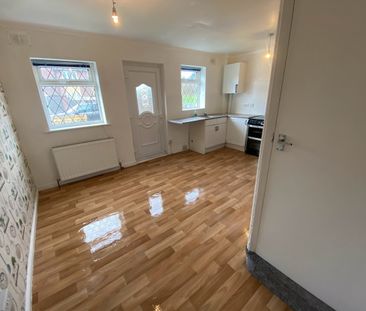 2 Bed Terraced House, Longroyd Street North, LS11 - Photo 2