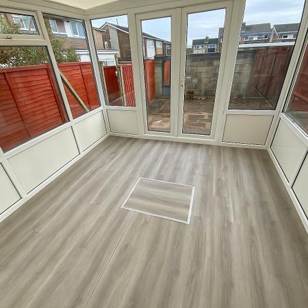 3 bedroom end of terrace house to rent - Photo 4