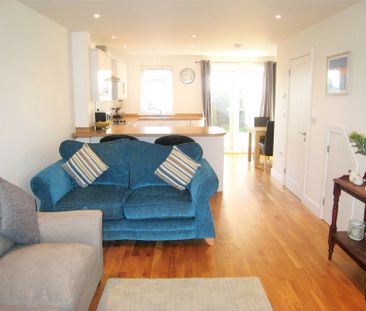 The Stiles, Porth Bean Road, Newquay, Cornwall, TR7 - Photo 2