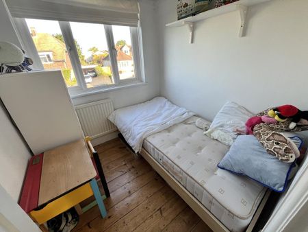 3 bedroom semi-detached house to rent - Photo 5