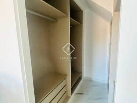 Valencia, Valencian Community 46023 - Photo 4