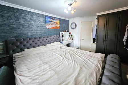 4 bedroom detached house to rent - Photo 5