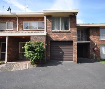 Fantastic Townhouse -6 Month lease - Photo 5